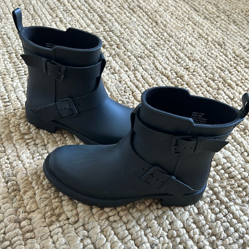 Gentle Souls Womens Best Fun Motorcycle Ankle Rainboot Shoes size 8